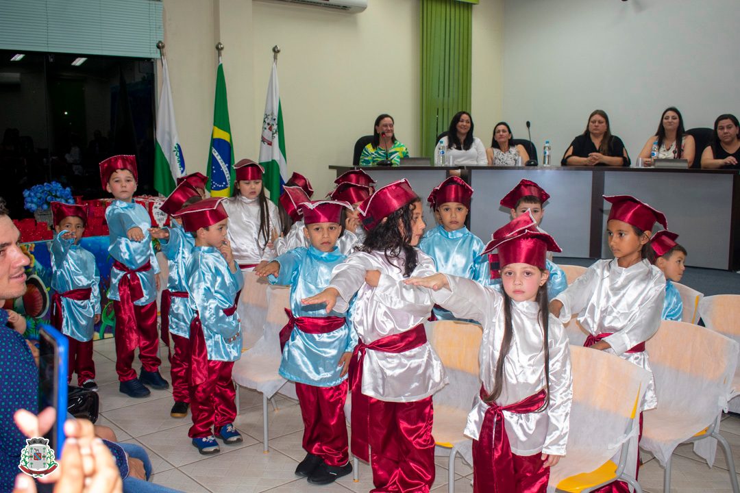 Foto - Formaturas CMEIs e Escolas Municipais