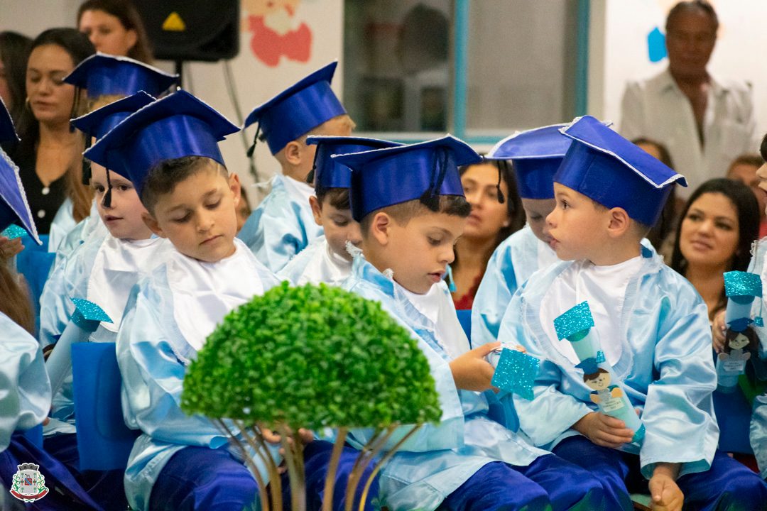 Foto - Formaturas CMEIs e Escolas Municipais