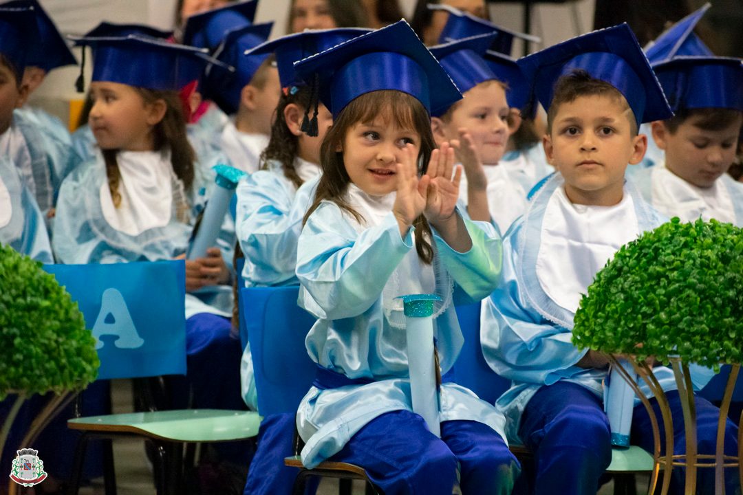 Foto - Formaturas CMEIs e Escolas Municipais