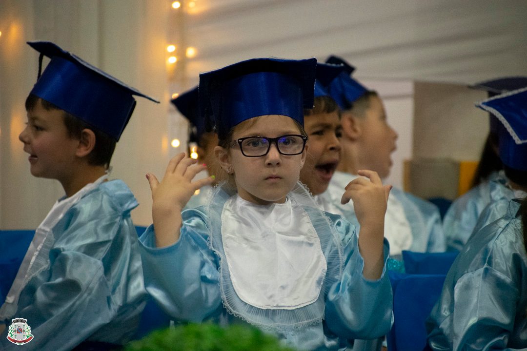 Foto - Formaturas CMEIs e Escolas Municipais