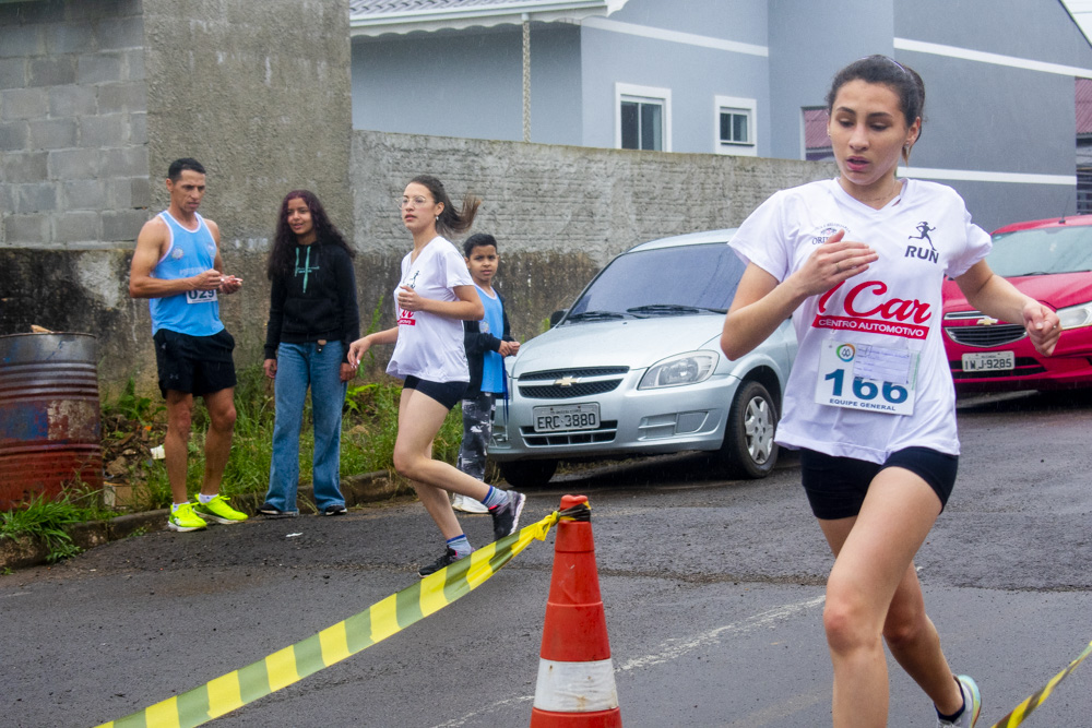 Foto - 3ª General 5K ocorreu neste domingo e reuniu atletas da região