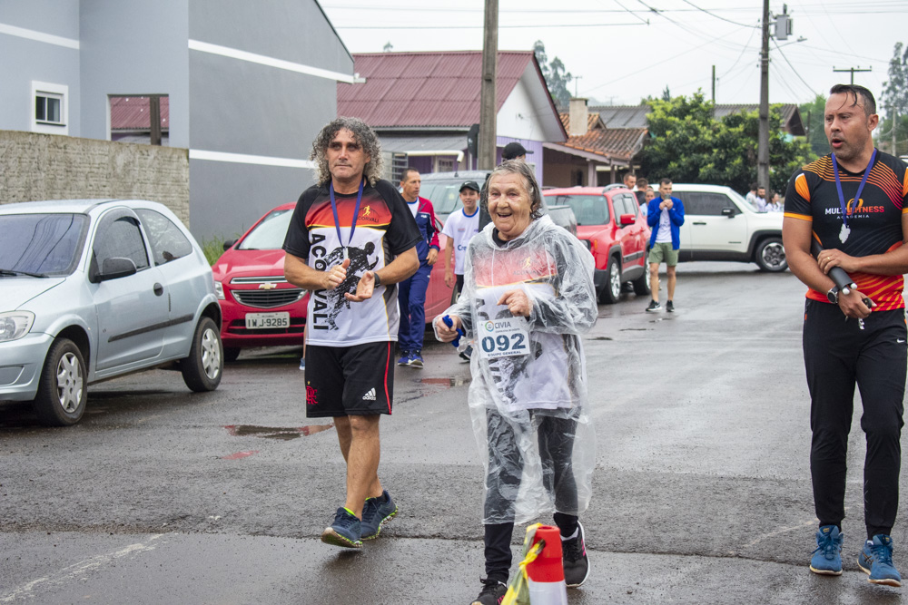 Foto - 3ª General 5K ocorreu neste domingo e reuniu atletas da região