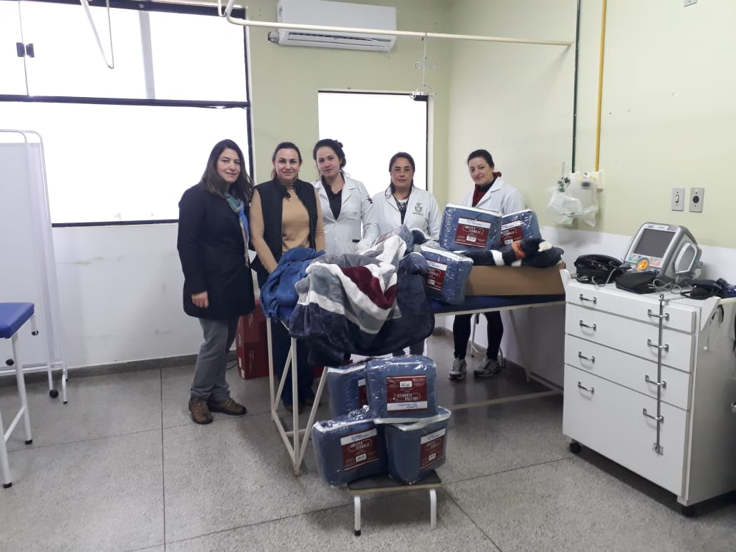 Provopar realiza entrega de cobertores para Pronto Atendimento
