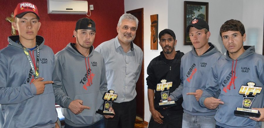 Equipe de General Carneiro participa de competição de MMA em Canela-RS