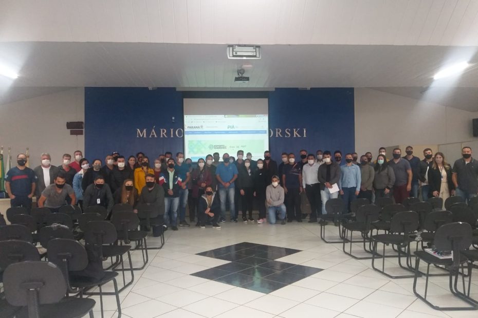 REPRESENTANTES DA SECRETARIA DE EDUCAÇÃO, CULTURA, ESPORTE E LAZER, PARTICIPAM DE REUNIÃO REFERENTE AO ESPORTE NO MUNICÍPIO DE PINHÃO