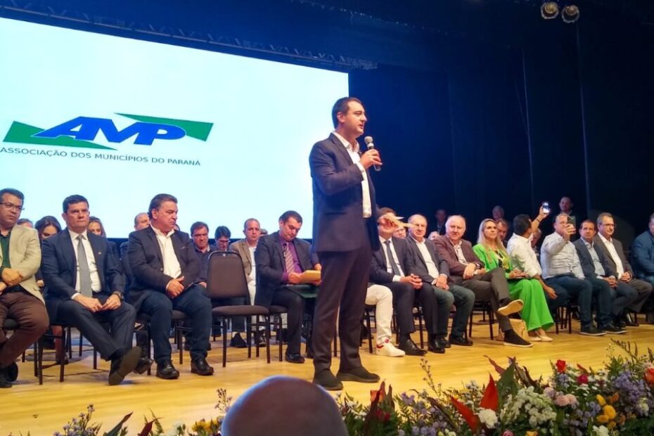 Prefeitura de General Carneiro marca presença na posse da nova direção da AMP.