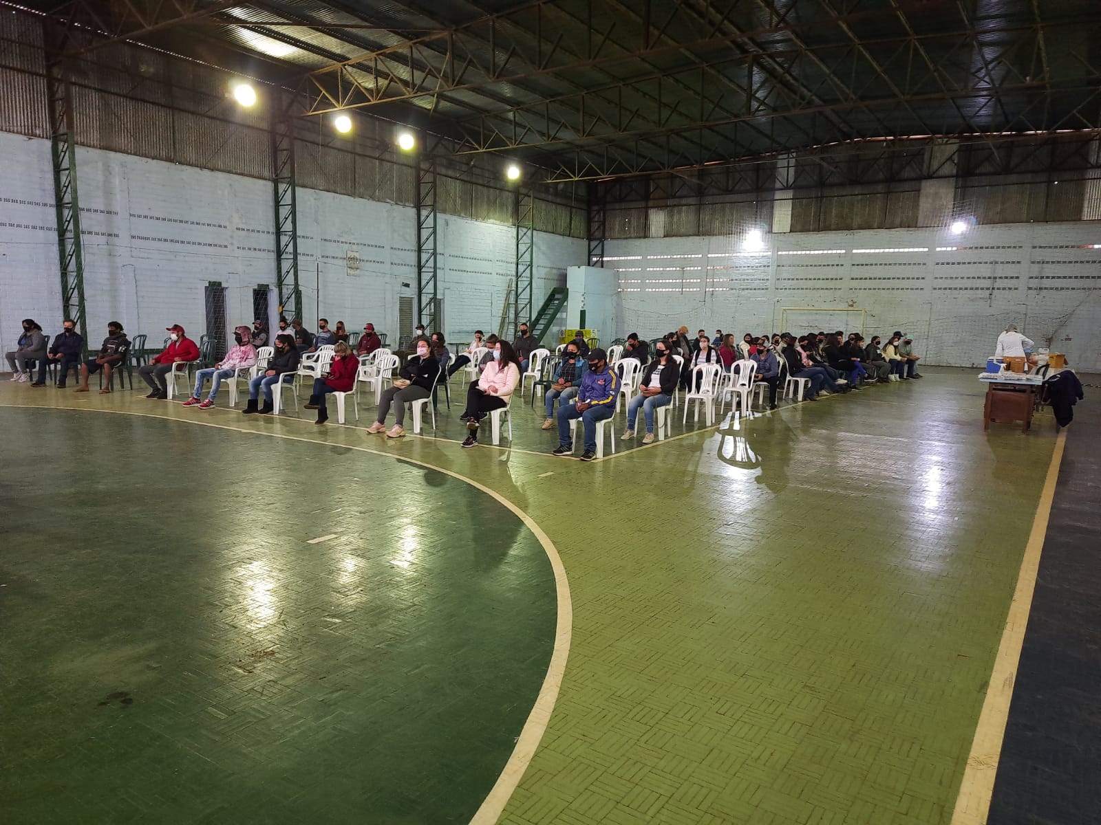 General Carneiro inicia vacinação de jovens de 18 anos