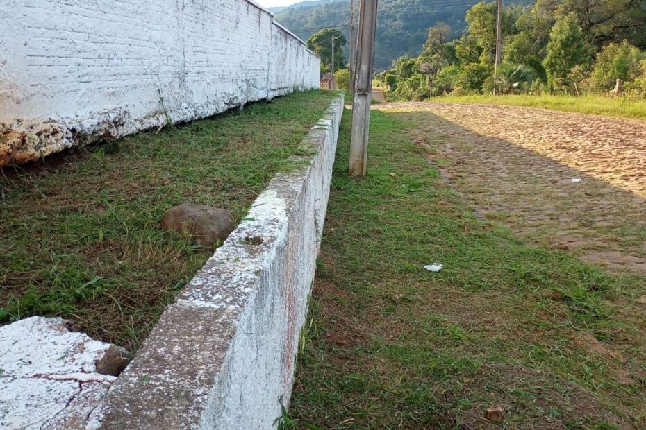 CMEI Arlene Vensão Lammel, Projeto Piá e Cemitérios do bairro São João, Planalto e Jangada recebem limpeza.