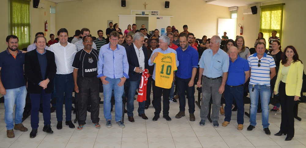 General Carneiro recebe visita de Valdir Rossoni