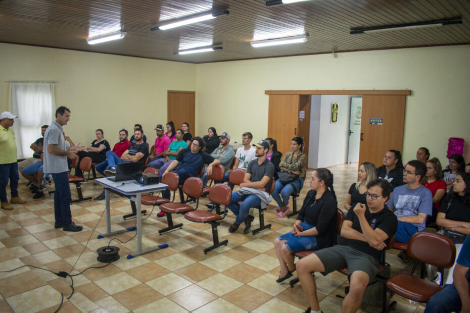 Novos servidores públicos são recebidos em General Carneiro.