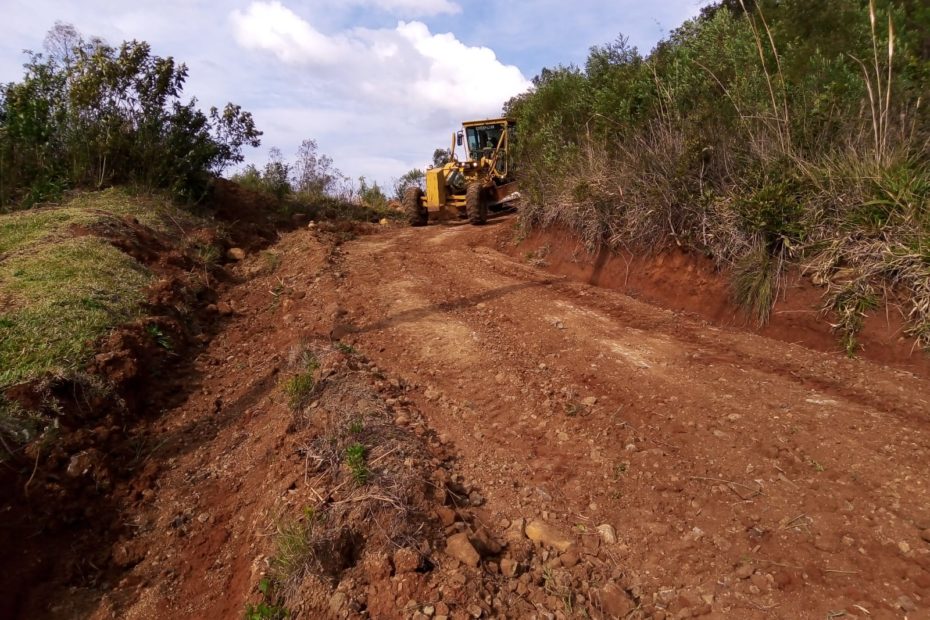 União que faz a força: Estrada de Santa Lídia e Colina Verde recebem manutenções pela Secretaria de Obras. Perímetro Urbano também é foco.