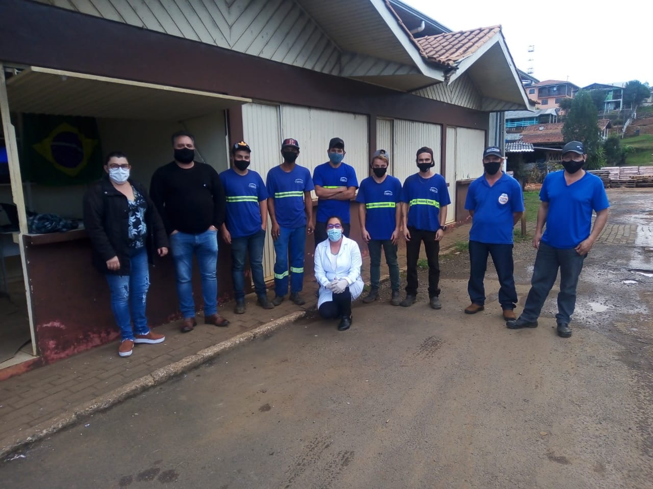 Vice-prefeito de General Carneiro acompanha vacinação contra Covid-19 de servidores da coleta de lixo