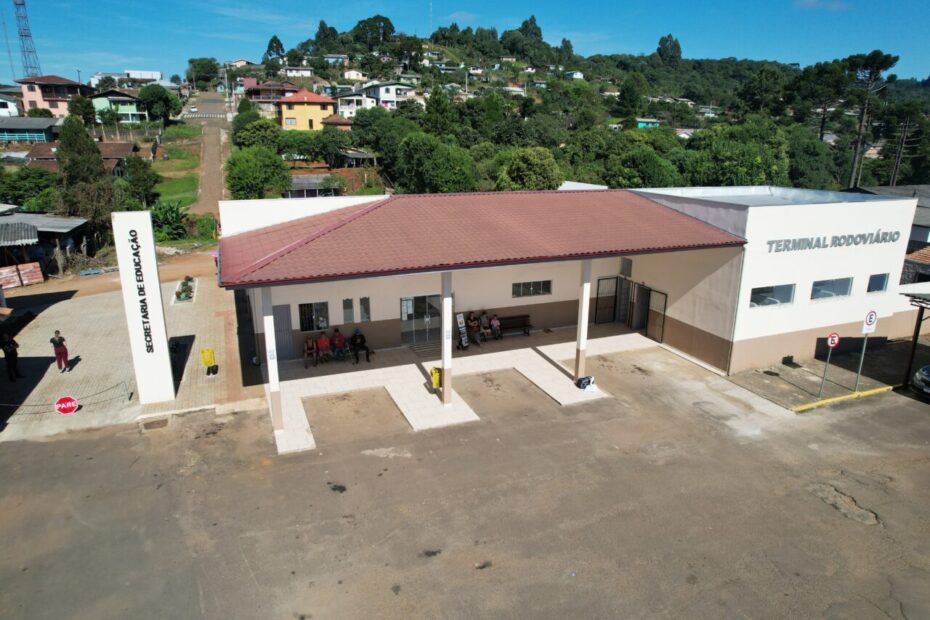 Um investimento esperado e um orgulho para a educação do município. Nova Secretaria Municipal de Educação e Cultura é inaugurada.