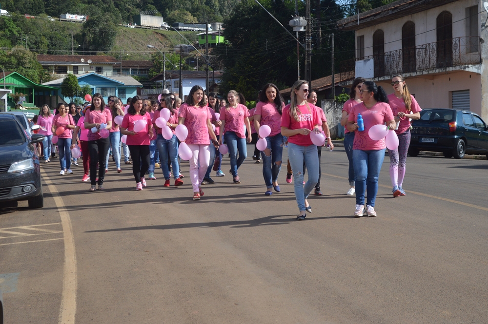 General Carneiro: Saúde realiza caminhada em homenagem ao Outubro Rosa