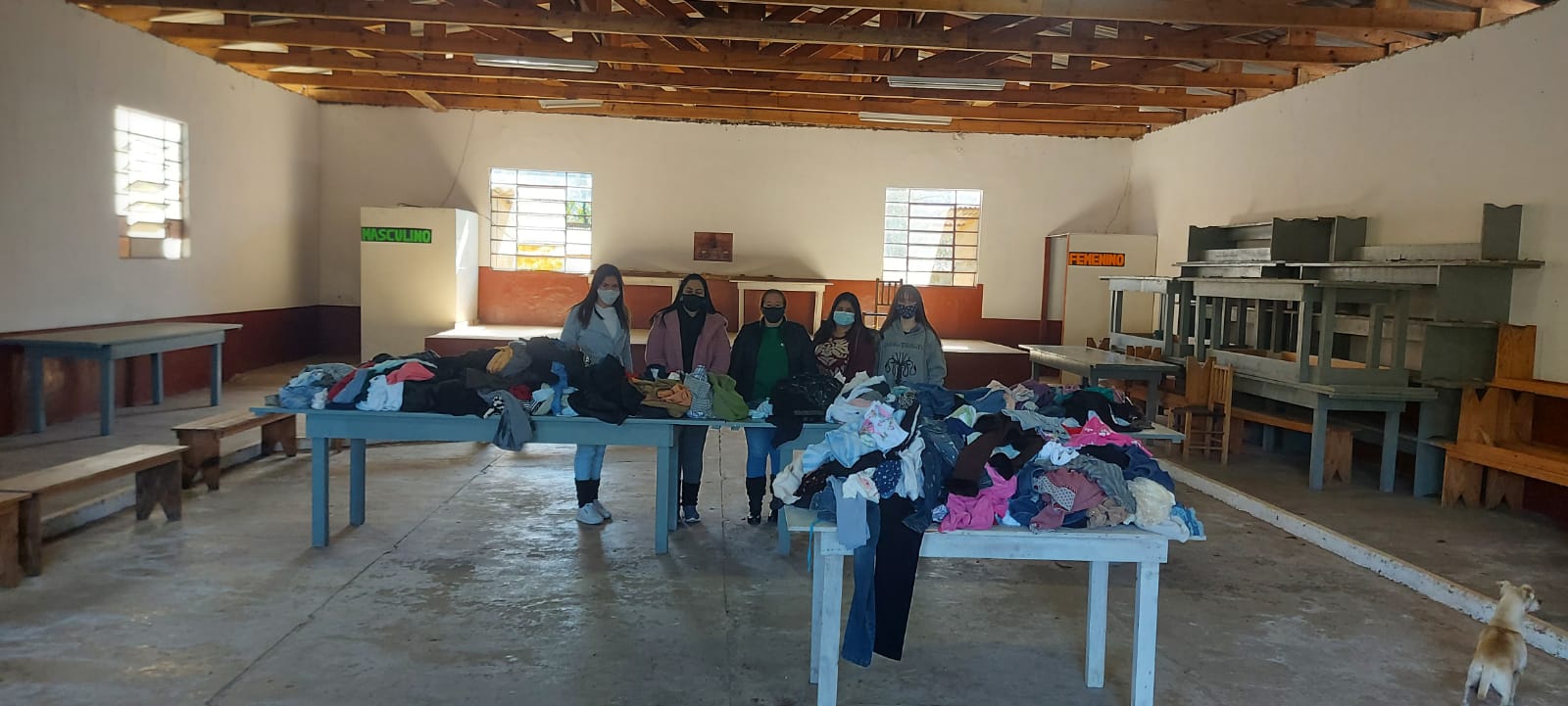 Prefeitura de General Carneiro atende cerca de 700 famílias com doação de roupas, calçados e cobertores