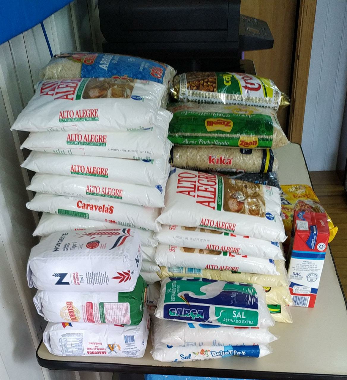 Prefeitura arrecada cerca de 100 quilos de alimentos com inscrições para o teste seletivo