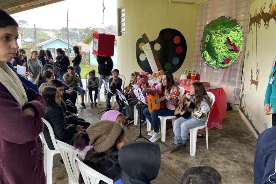 Dia das Crianças do Centro de Convivência e Fortalecimento de Vínculos tem música, comida e apresentações artísticas.