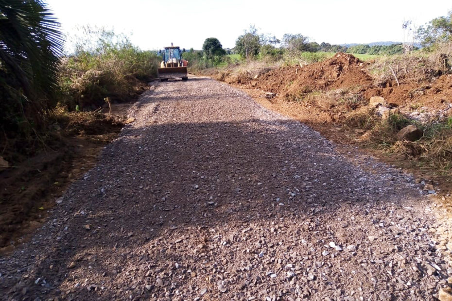 Recuperação das Estradas: Bueiro sentido Santa Lídia é recuperado pelos trabalhos das Secretarias de Obras e Agricultura.