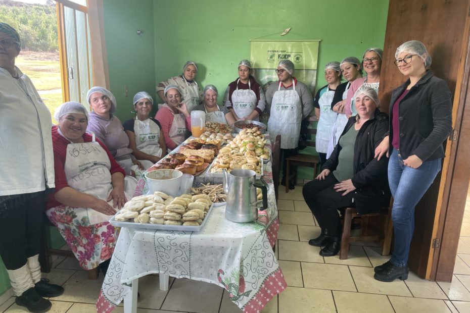 Em parceria com Assistência Social e ACIAG, curso de panificação do SENAR forma 11 profissionais.
