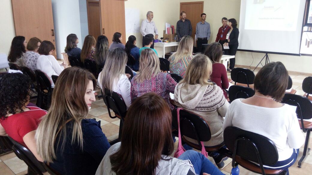 Sebrae capacita professores para Projeto Jovens Empreendedores