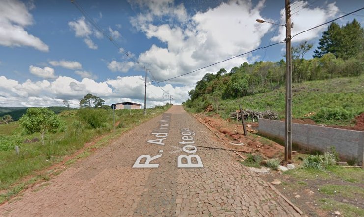 Rua Adilina Marachim Bottega é reestruturada e liberada após 12 anos.
