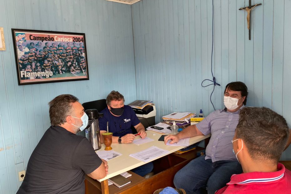 “Isso é desenvolvimento para General Carneiro”, afirma Célio Garbin sobre a obra de calçamentos que vai beneficiar 17 ruas da cidade