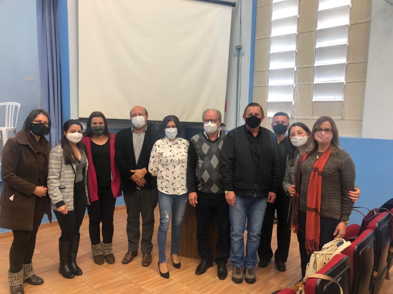 Prefeito e vereadores de General Carneiro participam de evento que liberou recursos para revitalização do Colégio São Francisco de Assis