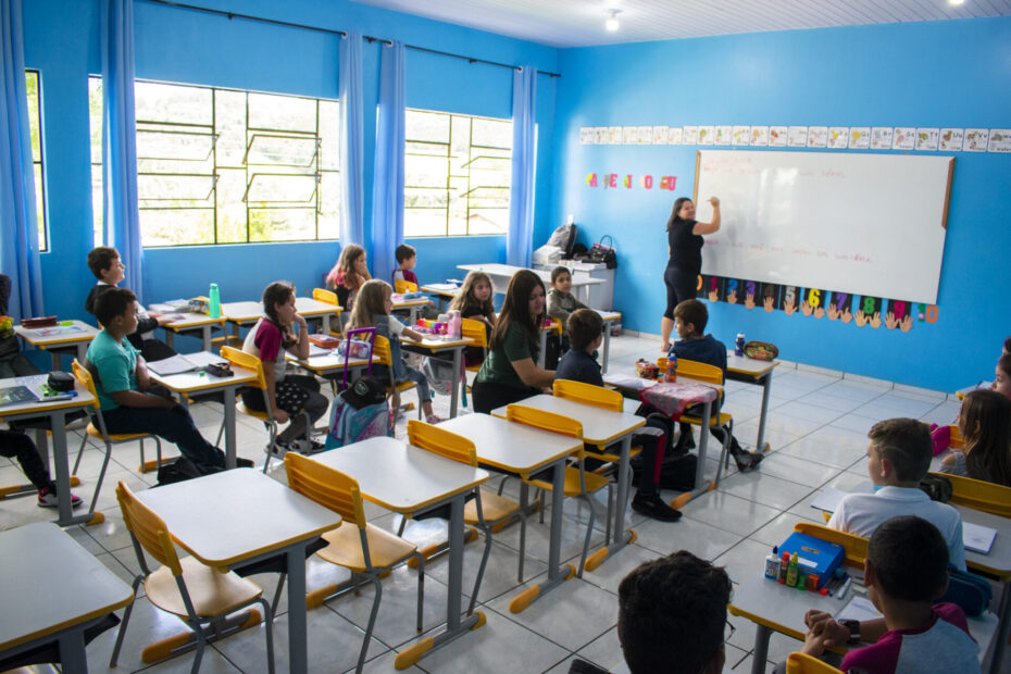 Com alegria e diversão: volta às aulas ocorre nesta segunda-feira (06)