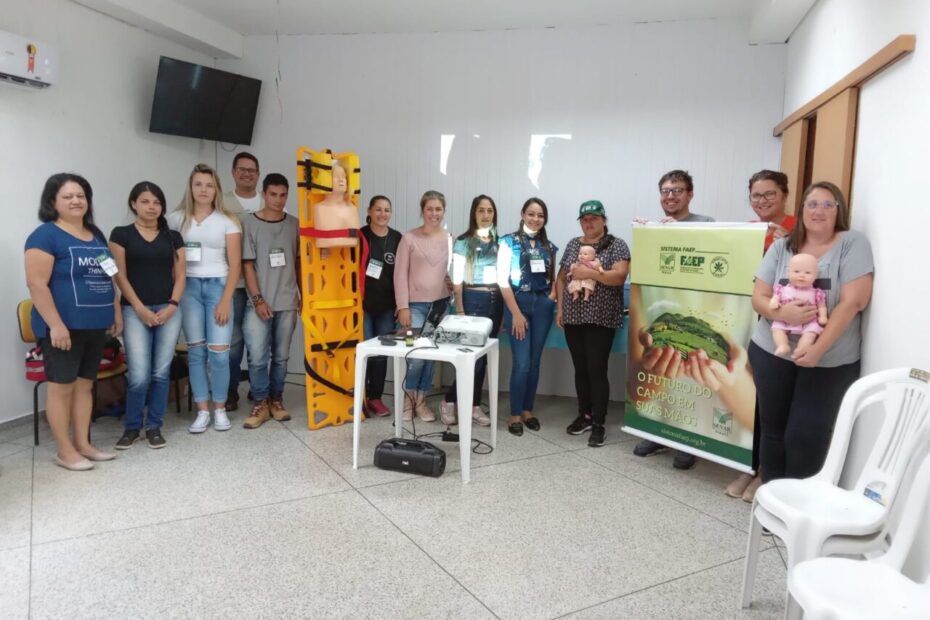Servidores municipais e membros da comunidade participam de Curso de Primeiros Socorros. Curso ocorreu neste mês de março.