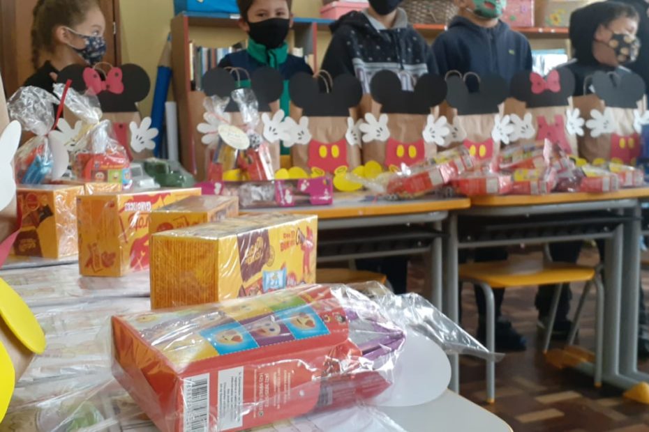 Dia das Crianças é comemorado com doces nas escolas do campo