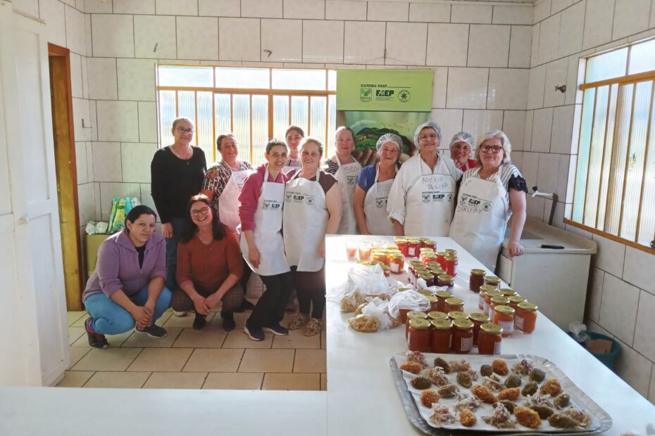 Em parceria com Assistência Social e ACIAG, curso de Doces e Geleias do SENAR forma 08 profissionais.