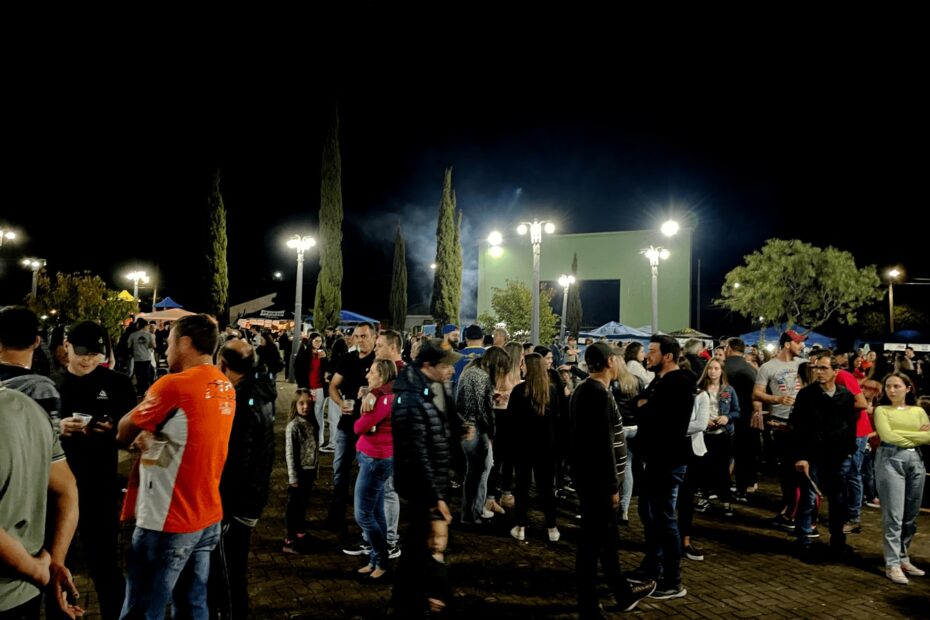Feira da Lua em General Carneiro aumenta a cada edição. Aumento no número de feirantes ultrapassa os 300%.