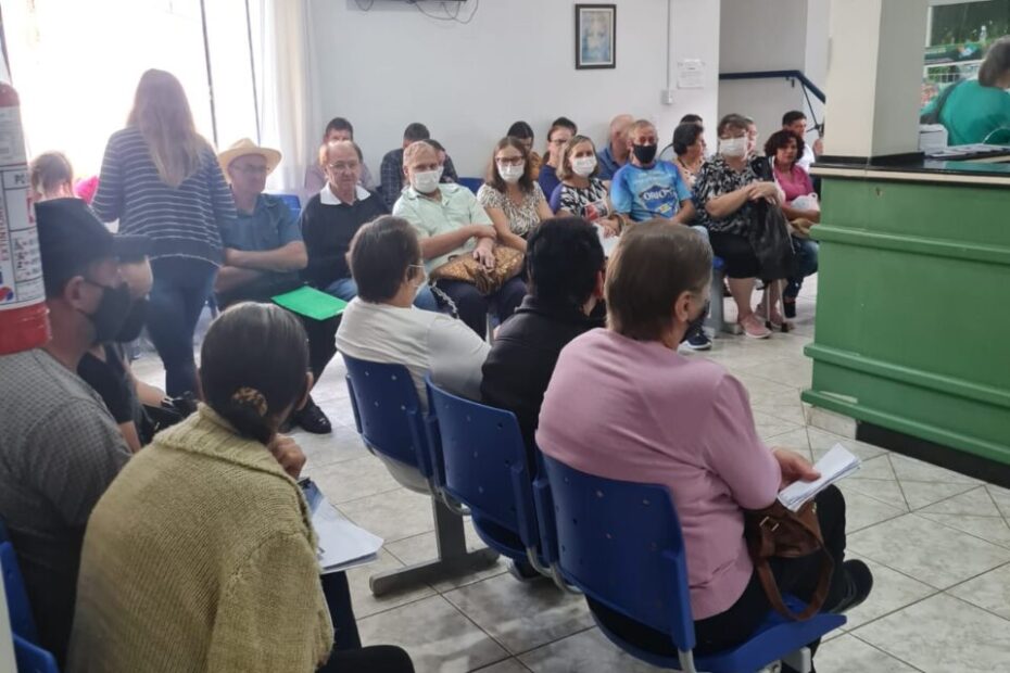 Mutirões da saúde: Secretaria realiza mutirões de atendimentos médicos para diminuir fila de espera.