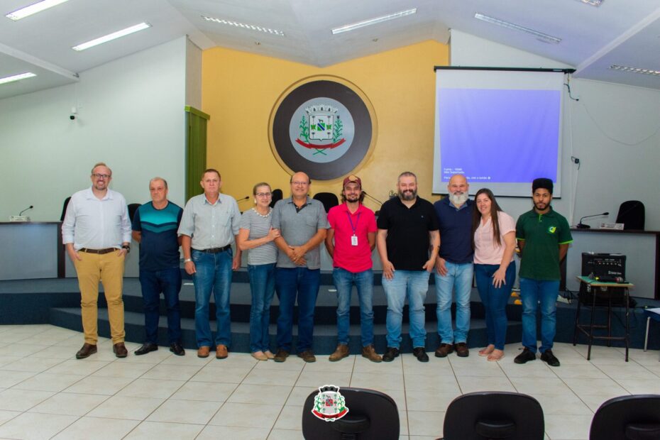 Plano Municipal de Gerenciamento de Resíduos Sólidos: audiência pública apresenta plano à população.