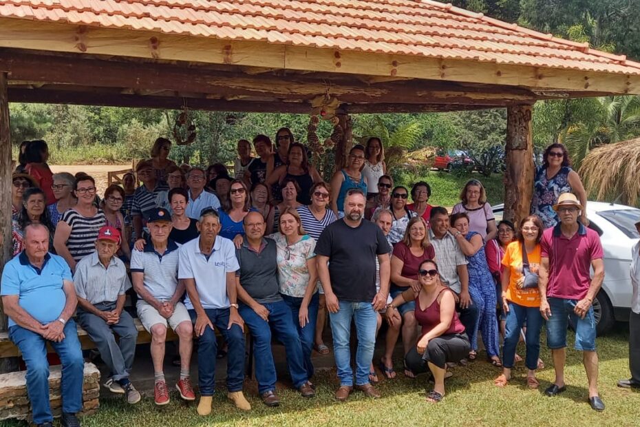 Encerramento das atividades do Grupo da Melhor Idade tem muita música, risadas e união. Confira: