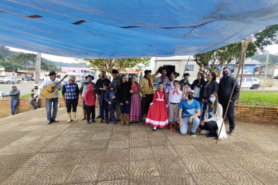 Secretaria de Educação e Cultura realiza MÚSICA E APRESENTAÇÕES NA PRAÇA