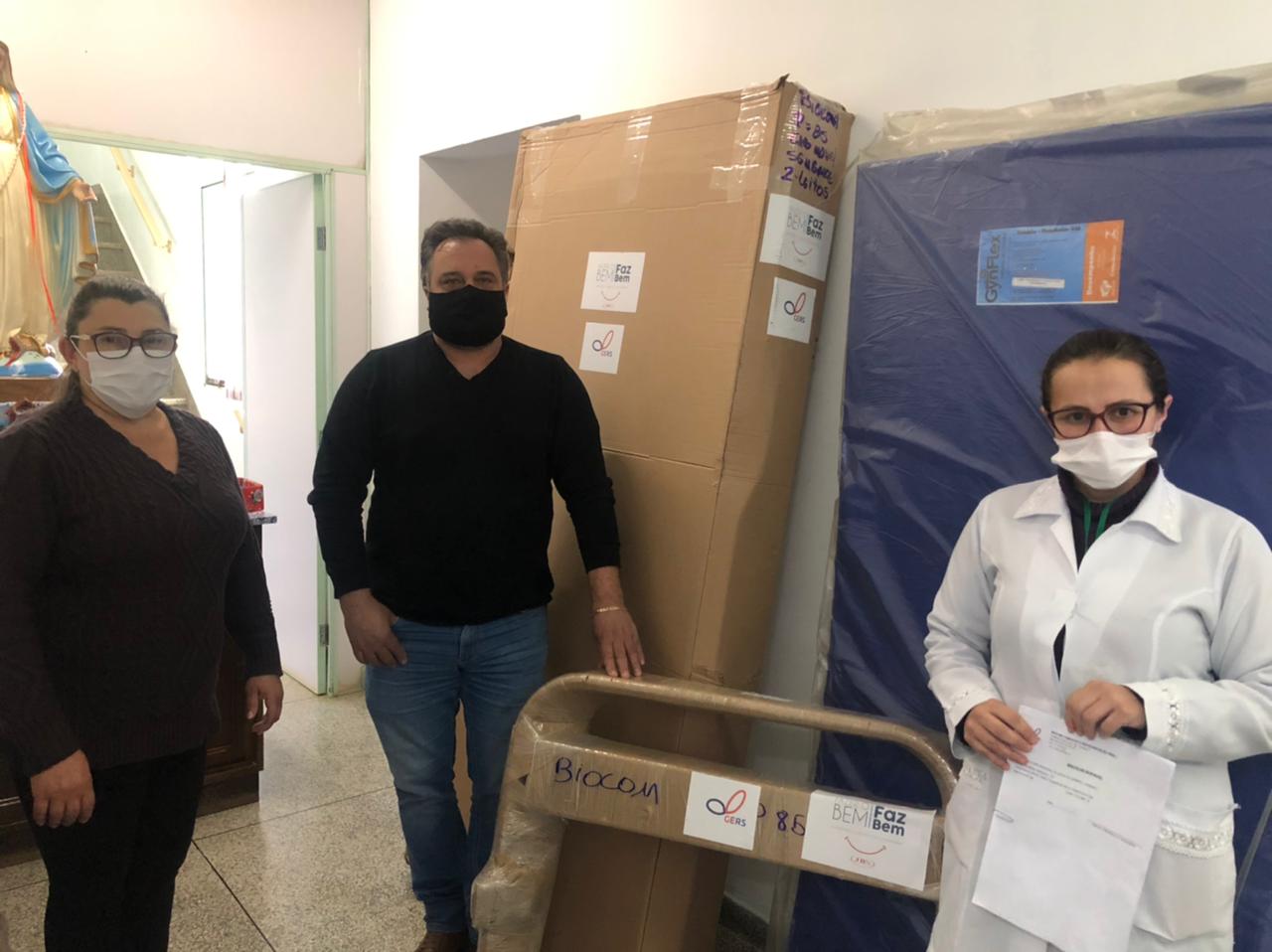 Secretaria de Saúde de General Carneiro recebe camas e colchões através de programa social da empresa JBS