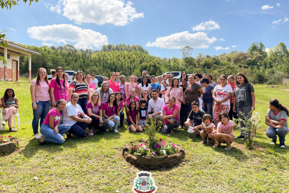 Mulheres do serviço PAIF e mães de alunos do SCFV se reúnem-se para evento sobre Outubro Rosa.