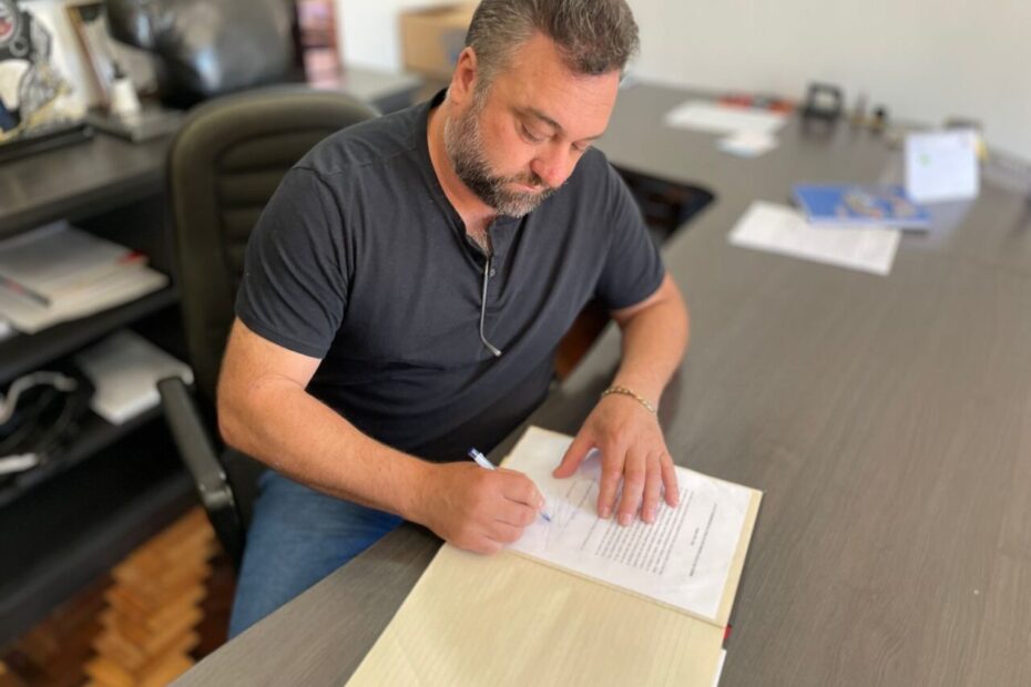 Vice-prefeito Celio Garbin assume Prefeitura por 15 dias.