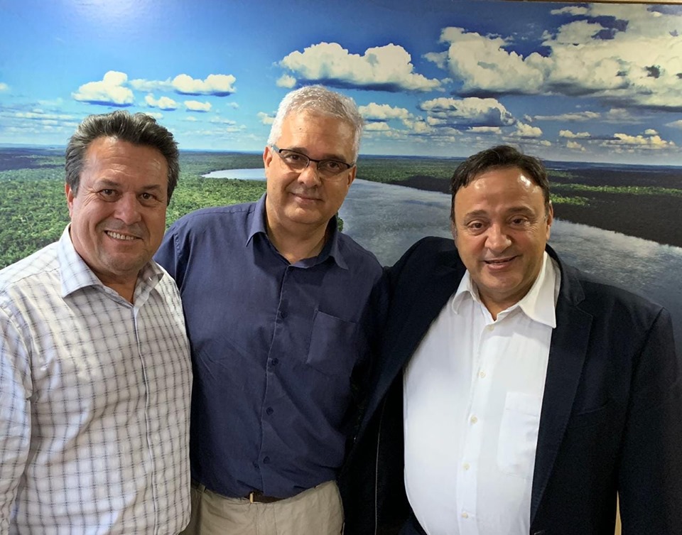 Prefeito de General Carneiro participa de reunião com Secretário do Desenvolvimento Sustentável e Turismo Márcio Nunes