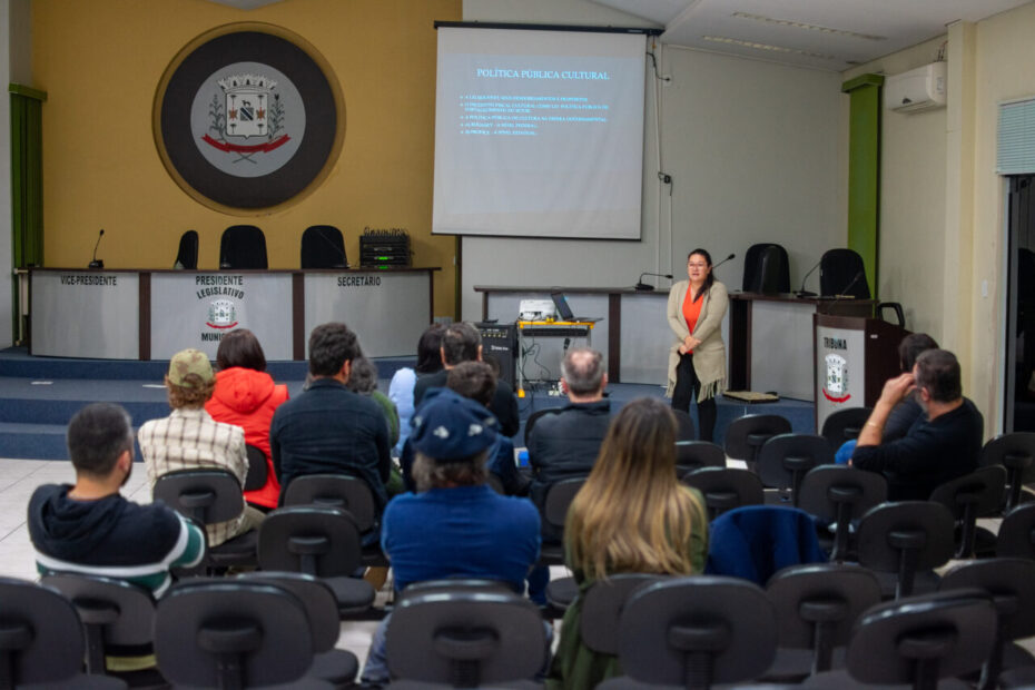 General Carneiro capacita artistas para a elaboração de projetos para editais da cultura.