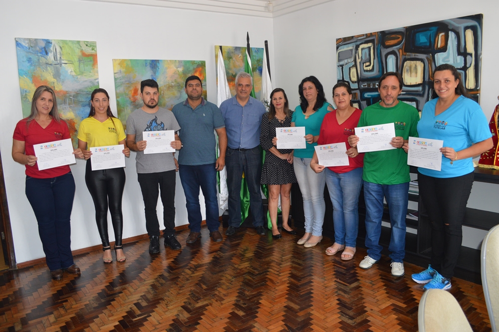 Prefeito Gaúcho diploma conselheiros tutelares em General Carneiro
