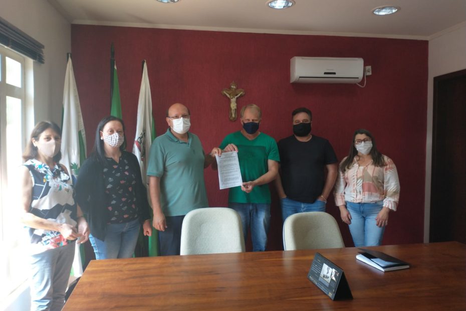 Prefeitura de General Carneiro fecha parceria com Universidade que vai oferecer cursos de graduação nas áreas de saúde e educação