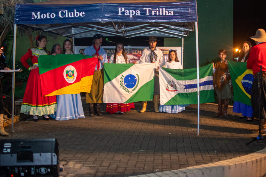 Feira da Lua Farroupilha reforça a tradição gaúcha e fortalece a cultura local.