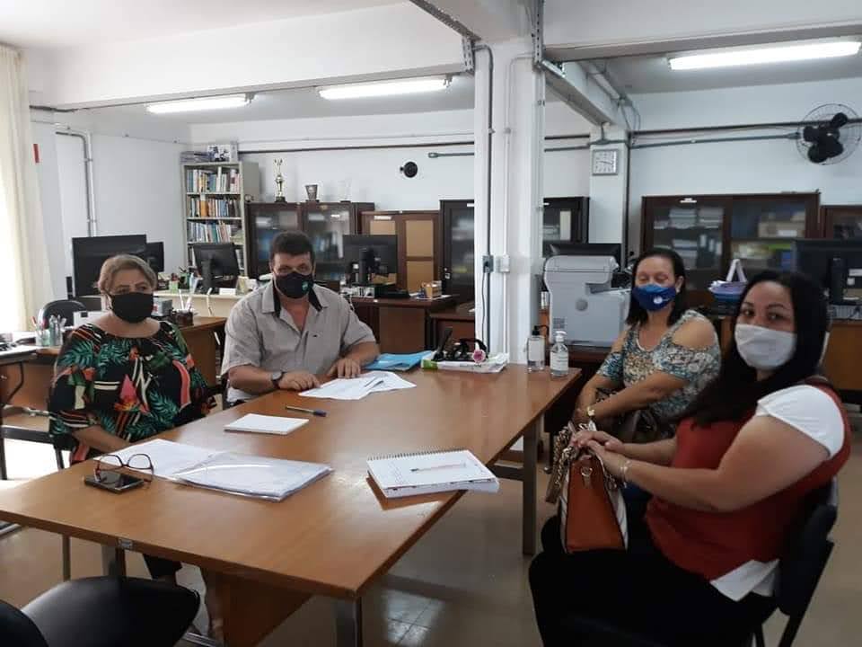 Secretaria de Educação de General Carneiro realiza reunião no Núcleo Regional de Educação
