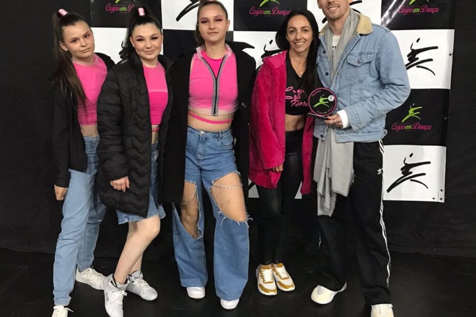 General Carneiro é destaque na cultura da dança. Dançarinas do município participam do maior festival de danças do mundo.