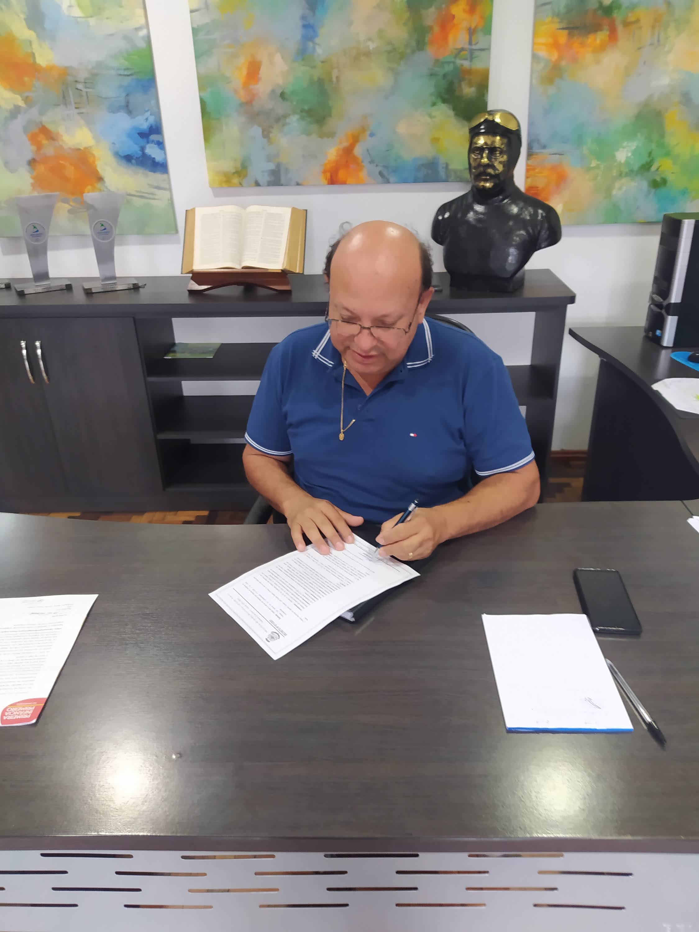 Prefeito Joel decreta Redução de despesas de pessoal