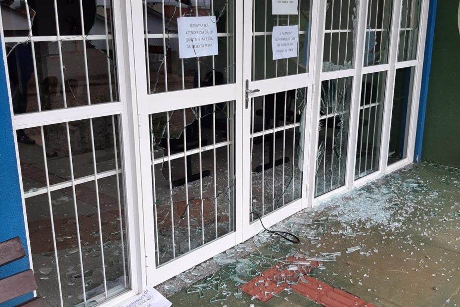 Moradores do bairro São João em General Carneiro ficam sem atendimento depois de vandalismo em posto de saúde