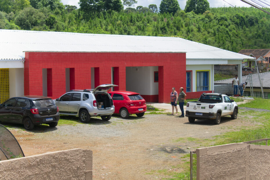 Mais desenvolvimento: prefeito acompanha obras que ocorrem no município.