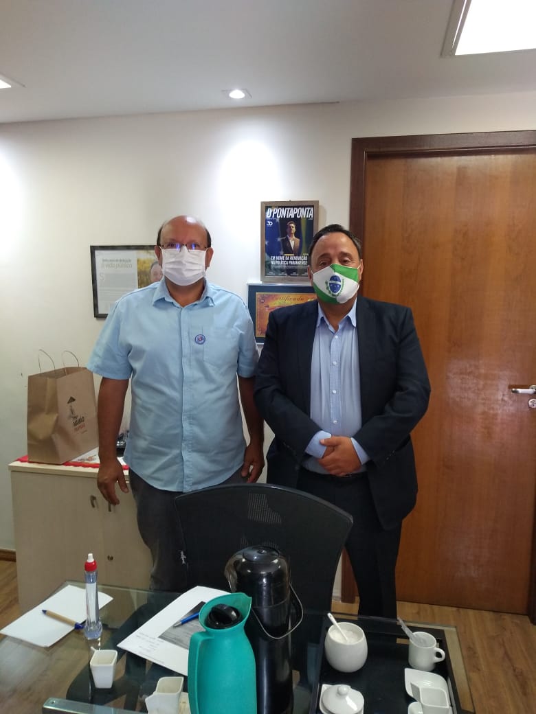 Prefeito Joel vai à Curitiba atrás de recursos para o município